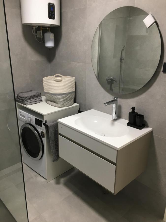Sunset Apartment โคเปร์ ภายนอก รูปภาพ