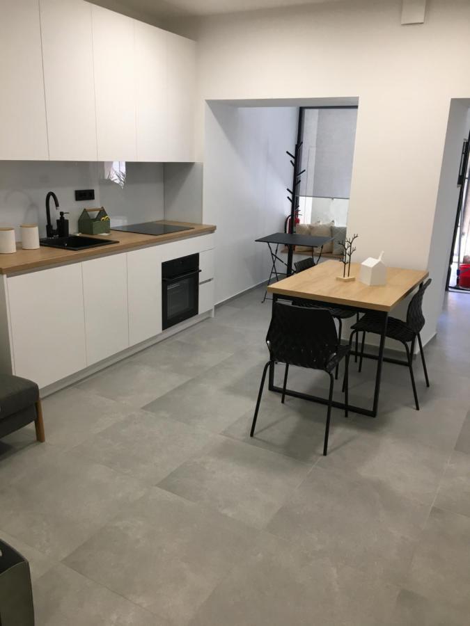 Sunset Apartment โคเปร์ ภายนอก รูปภาพ